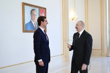 Prezident İlham Əliyev ABŞ Dövlət katibinin iqtisadiyyat, enerji və biznes məsələləri üzrə köməkçisinin başçılıq etdiyi nümayəndə heyətini qəbul edib (FOTO)