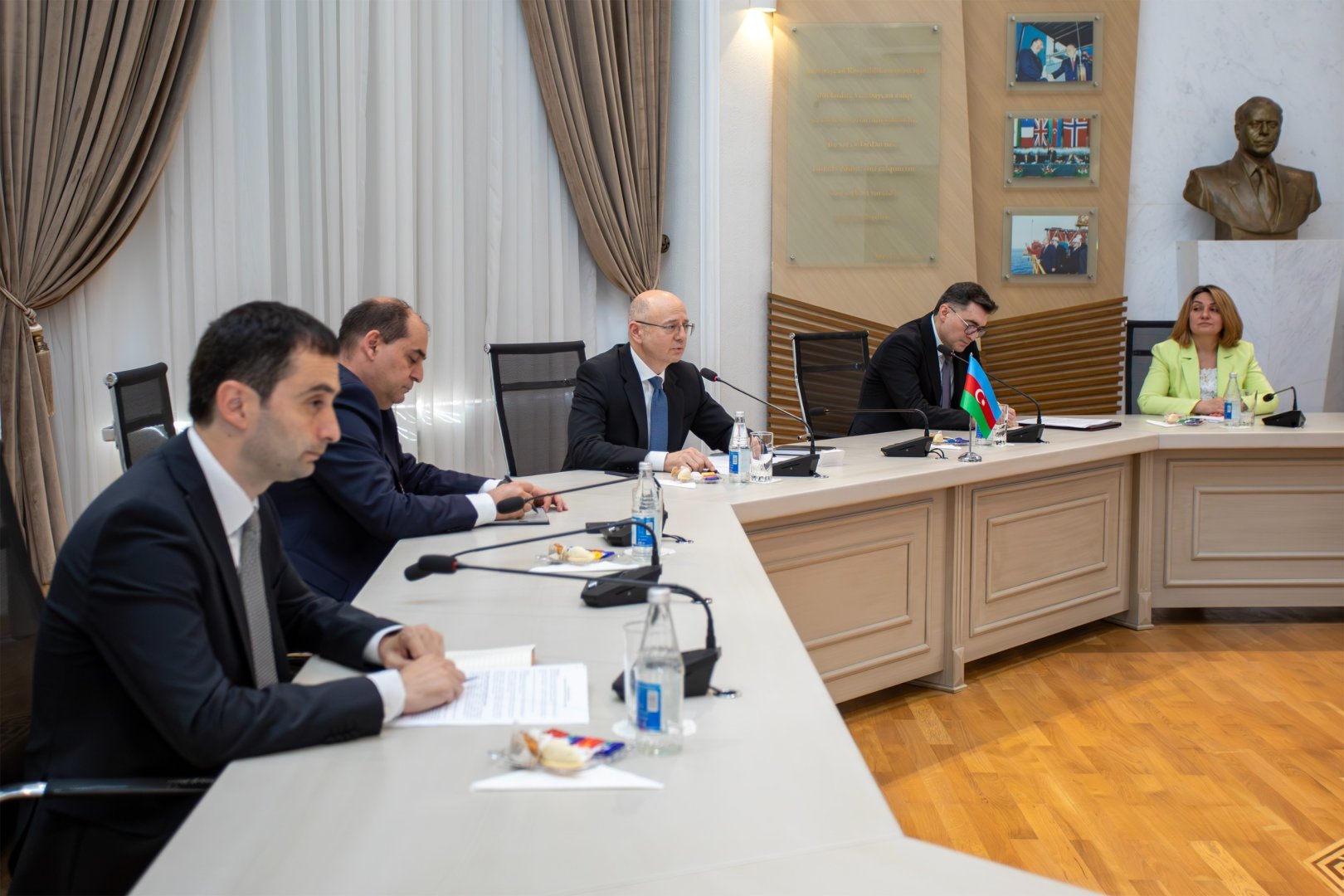 Azərbaycan və Qırğızıstan energetika nazirləri əməkdaşlığın genişləndirilməsi imkanlarını müzakirə ediblər (FOTO)