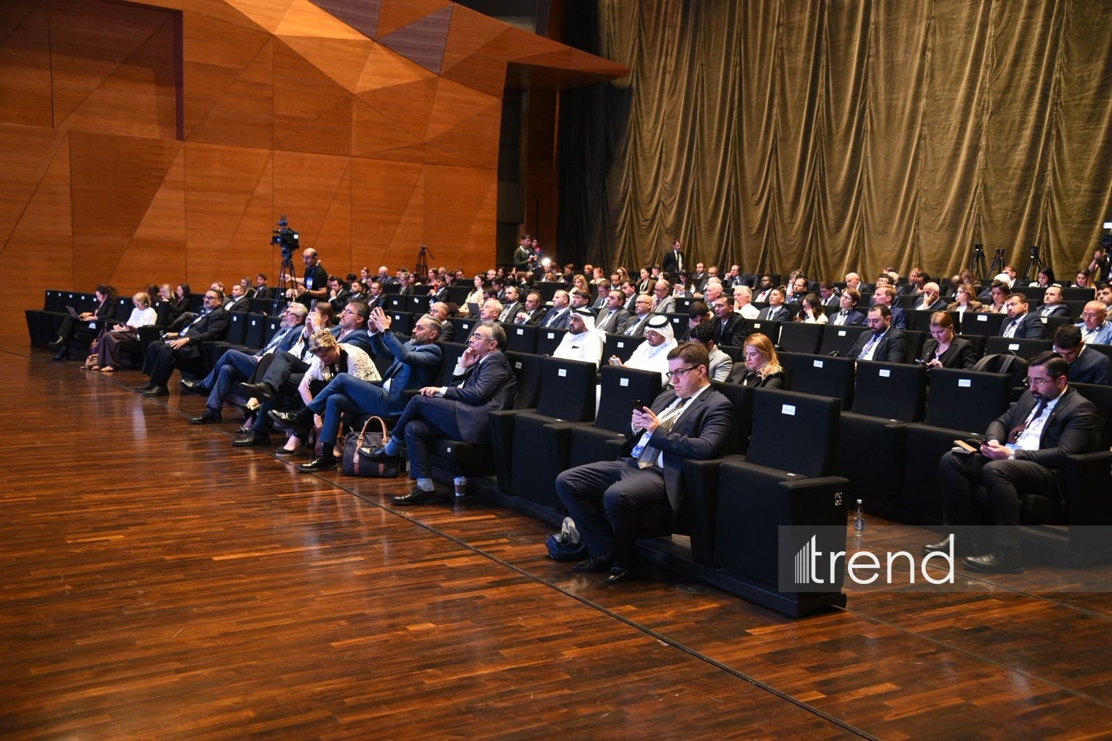 31-ci Bakı Enerji Həftəsi öz işinə başlayıb (FOTO)