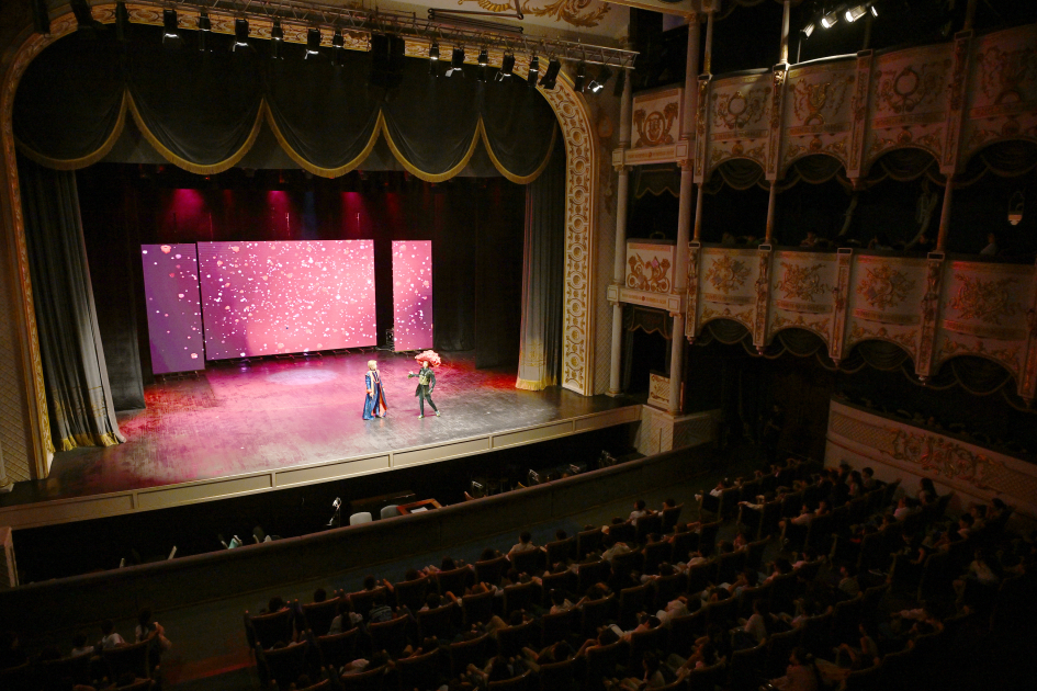 Leyla Əliyeva və Alona Əliyeva Akademik Musiqili Teatrda “Balaca şahzadə” əsəri əsasında hazırlanmış eyniadlı tamaşanı izləyiblər (FOTO)