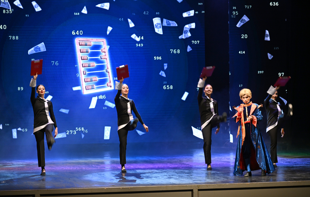 Leyla Əliyeva və Alona Əliyeva Akademik Musiqili Teatrda “Balaca şahzadə” əsəri əsasında hazırlanmış eyniadlı tamaşanı izləyiblər (FOTO)