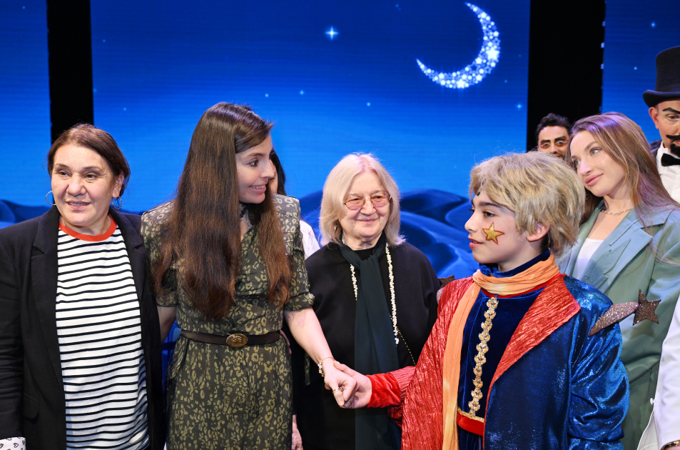 Leyla Əliyeva və Alona Əliyeva Akademik Musiqili Teatrda “Balaca şahzadə” əsəri əsasında hazırlanmış eyniadlı tamaşanı izləyiblər (FOTO)