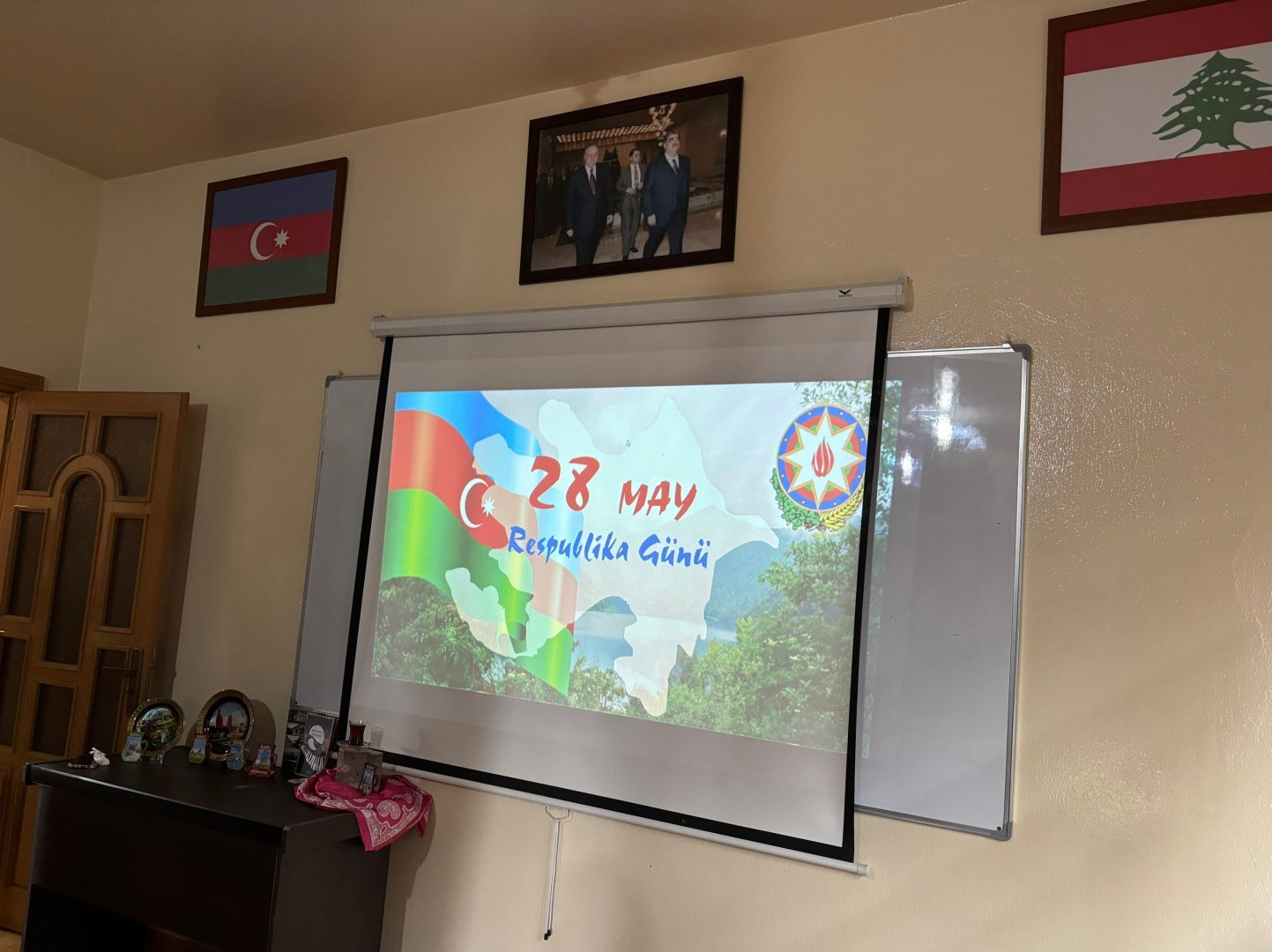 Kavaşrada yeniyetmə və gənclər "Azərbaycan" şeirini söyləyib (FOTO)