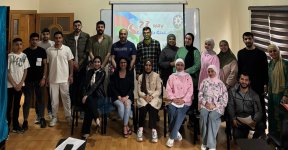 Kavaşrada yeniyetmə və gənclər "Azərbaycan" şeirini söyləyib (FOTO)