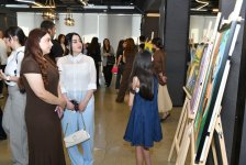 RİNN şəhid ailələrinin əl işlərinin V sərgi-satış yarmarkasını keçirib (FOTO)