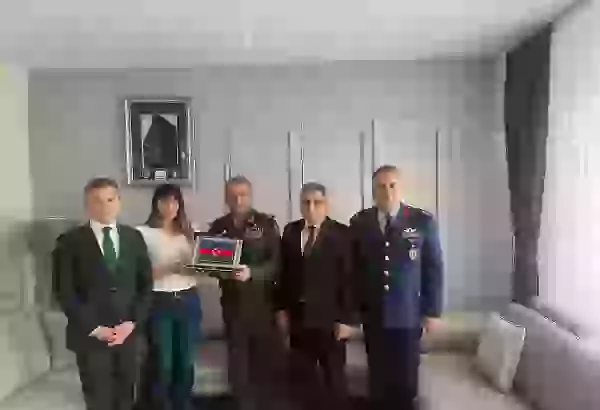 Azərbaycanın hərbi attaşesi Amasiyada şəhid ailələrini ziyarət etdi
