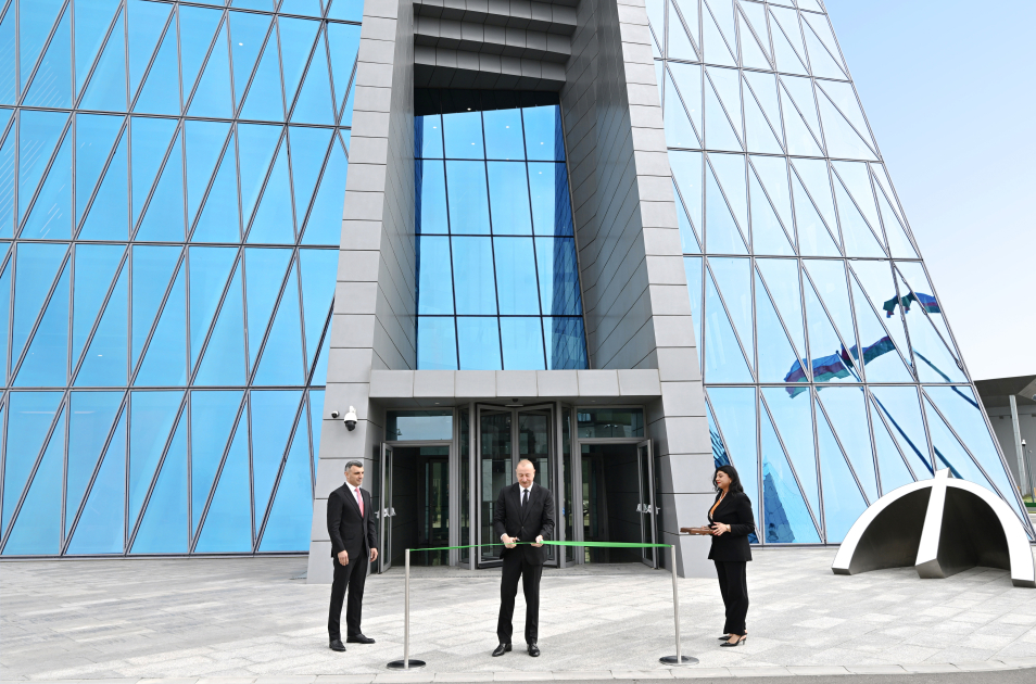 Prezident İlham Əliyev Mərkəzi Bankın yeni binasının açılışında iştirak edib (FOTO/VİDEO)