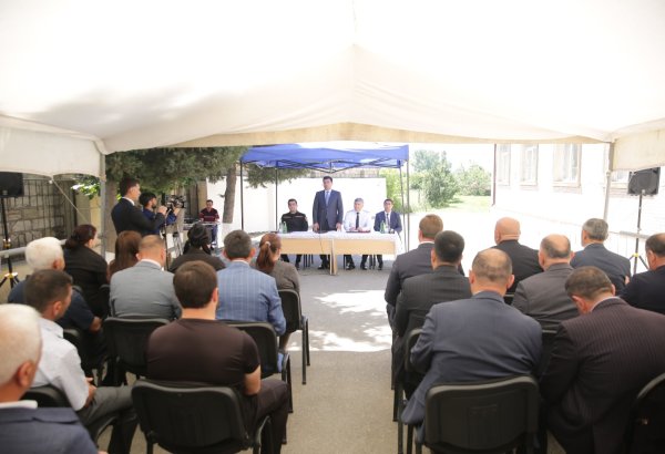 Elnur Rzayev Uzunoba kəndində sakinlərlə görüşüb (FOTO)