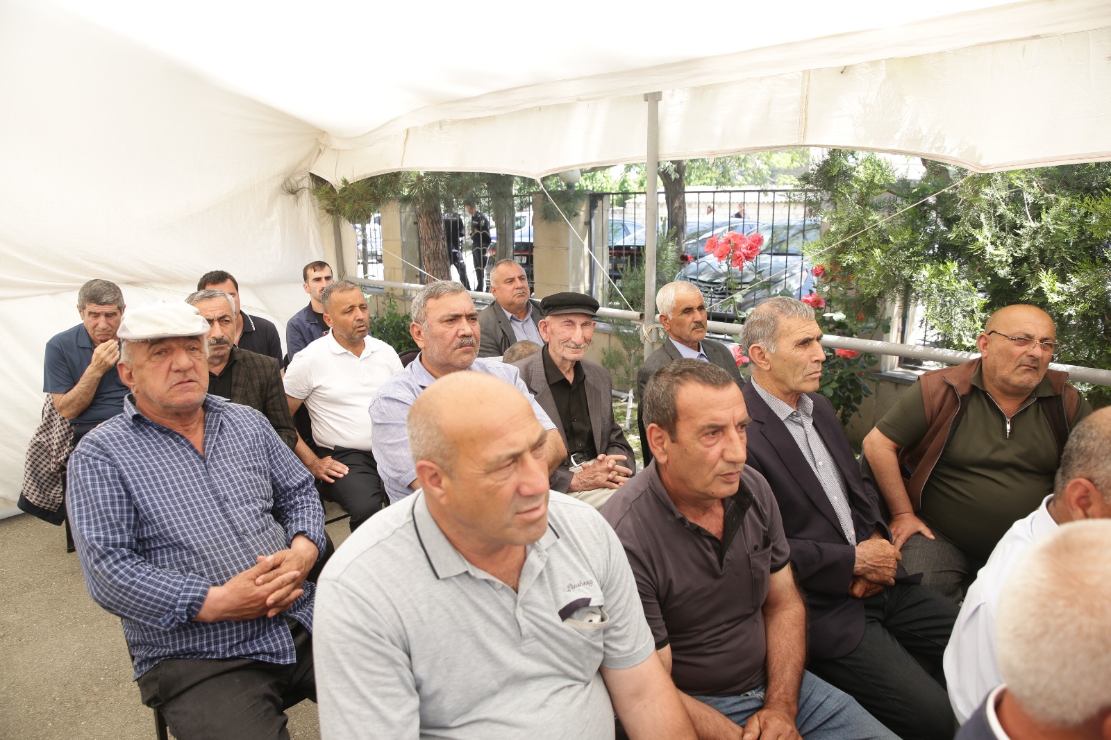 Elnur Rzayev Uzunoba kəndində sakinlərlə görüşüb (FOTO)