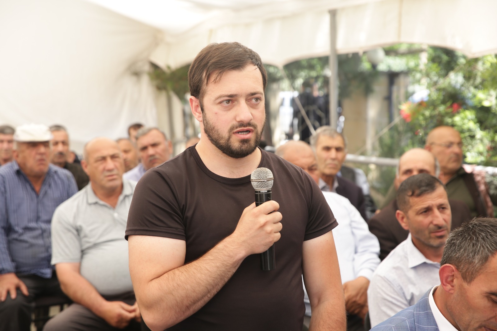 Elnur Rzayev Uzunoba kəndində sakinlərlə görüşüb (FOTO)