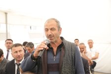 Elnur Rzayev Uzunoba kəndində sakinlərlə görüşüb (FOTO)