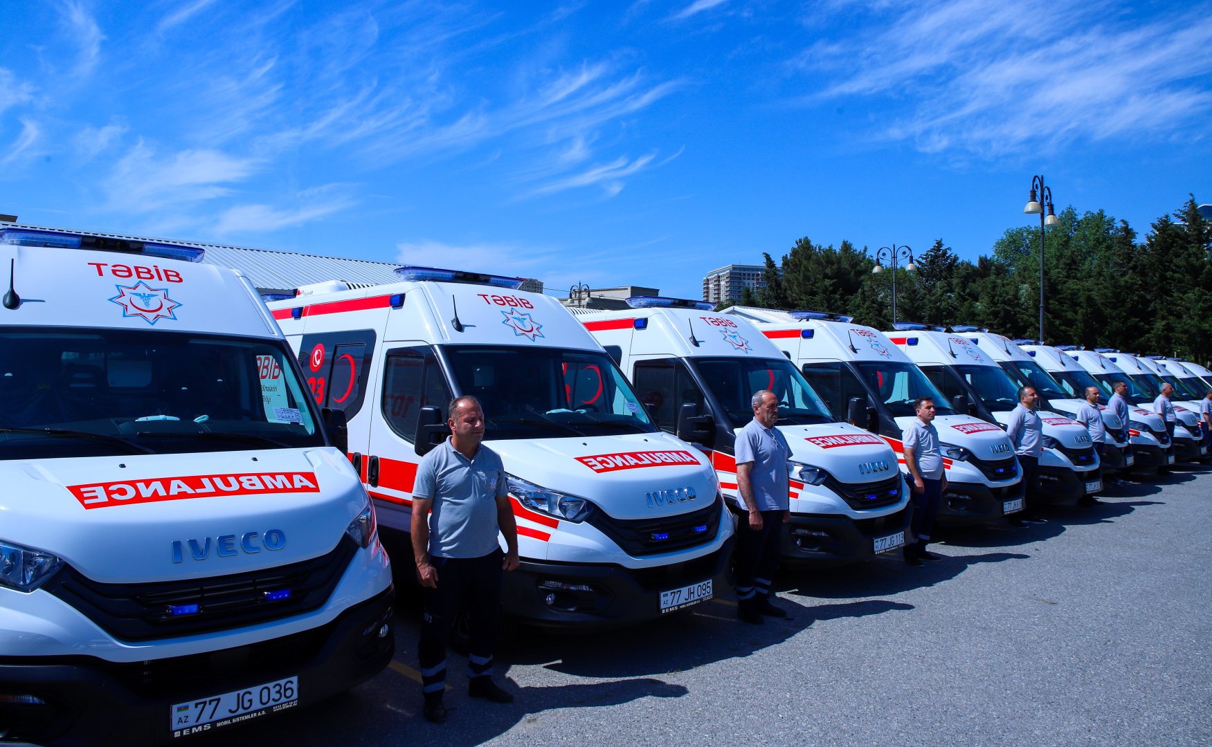 Regionlara 25 yeni ambulans və reanimobil təhvil verilib