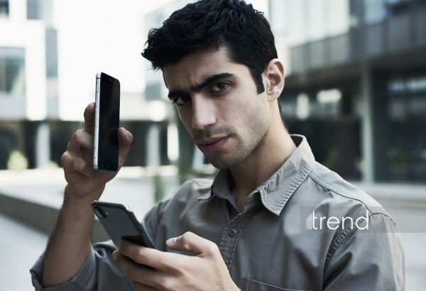Eyni vaxtda iki telefon işlətmək zərərlidir – yeni araşdırma