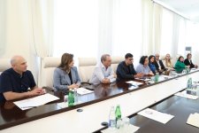 İsrailli tibb mütəxəssisləri Səhiyyə Nazirliyinin mükafatlarına layiq görülüblər (FOTO)