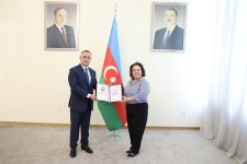 İsrailli tibb mütəxəssisləri Səhiyyə Nazirliyinin mükafatlarına layiq görülüblər (FOTO)