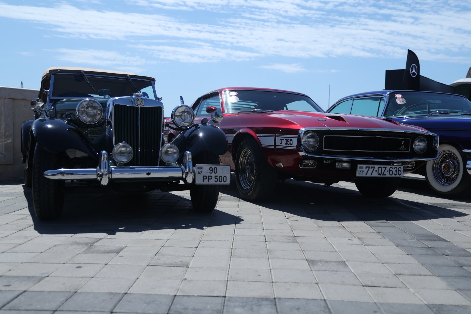 Bakı bulvarında klassik və sürət avtomobillərinin festivalı keçirilir (FOTO)