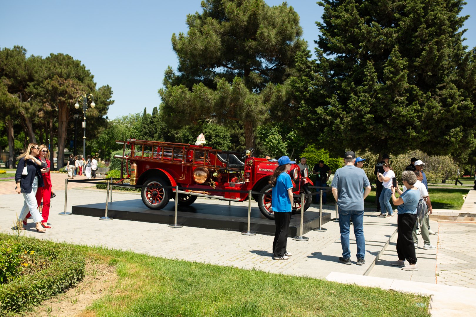 Klassik və sürət avtomobilləri festivalının birinci günü başa çatıb (FOTO/VİDEO)