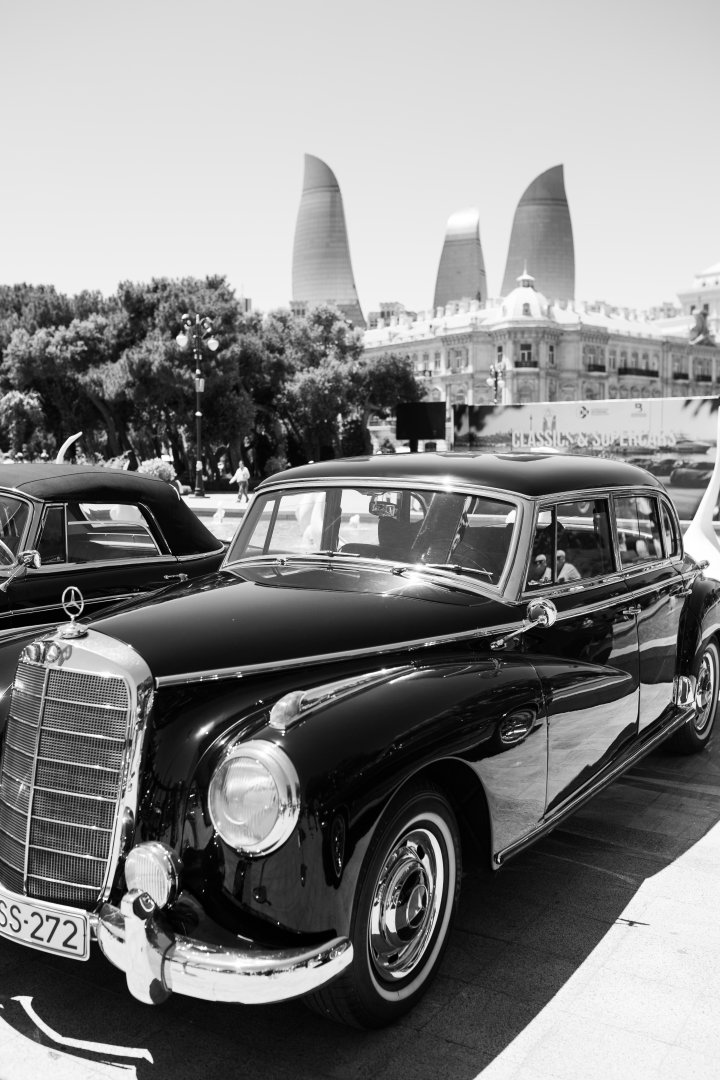 Klassik və sürət avtomobilləri festivalının birinci günü başa çatıb (FOTO/VİDEO)