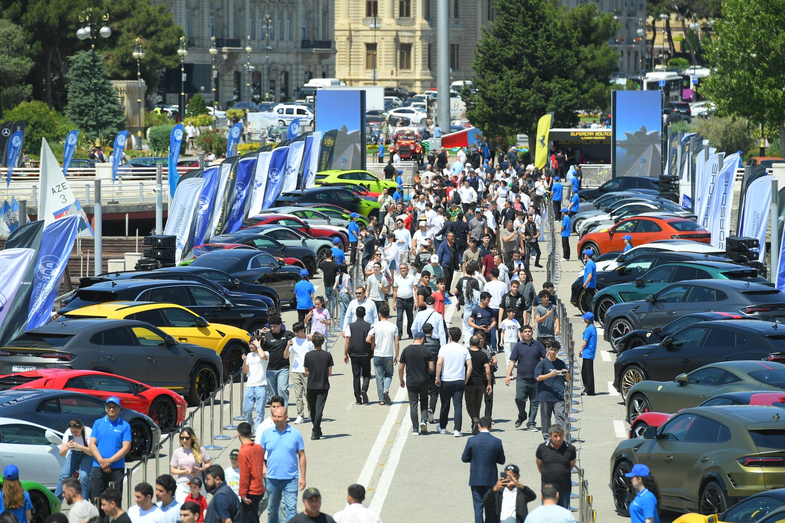 Klassik və sürət avtomobilləri festivalının birinci günü başa çatıb (FOTO/VİDEO)