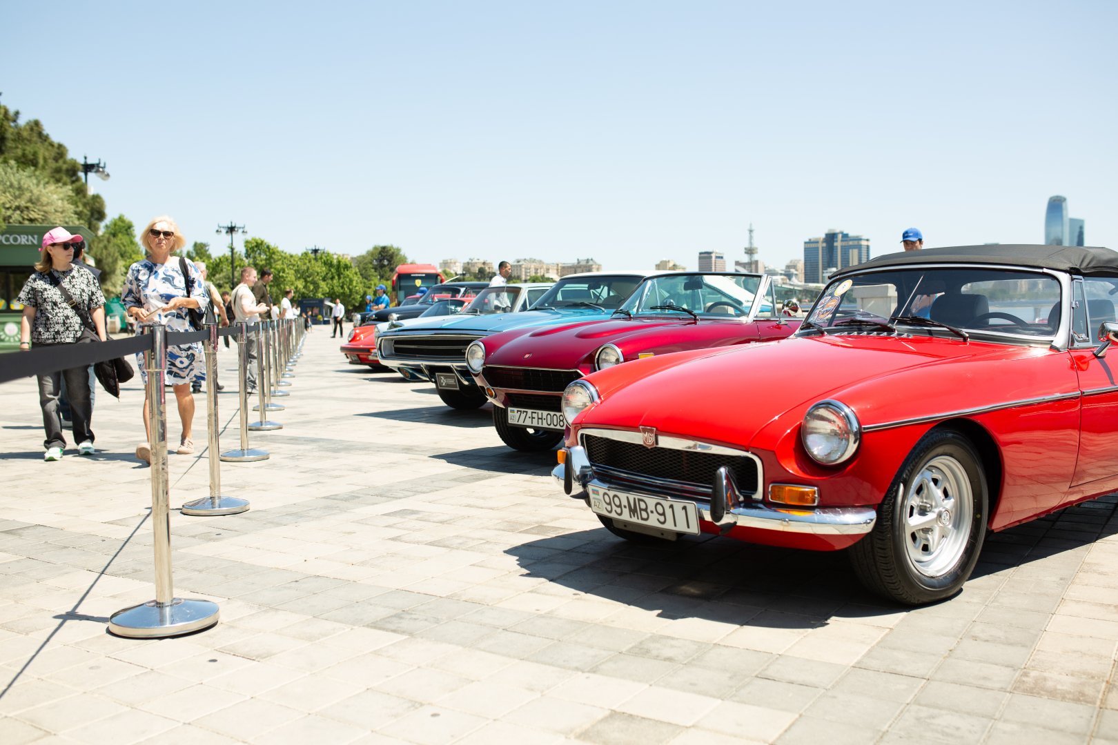 Klassik və sürət avtomobilləri festivalının birinci günü başa çatıb (FOTO/VİDEO)