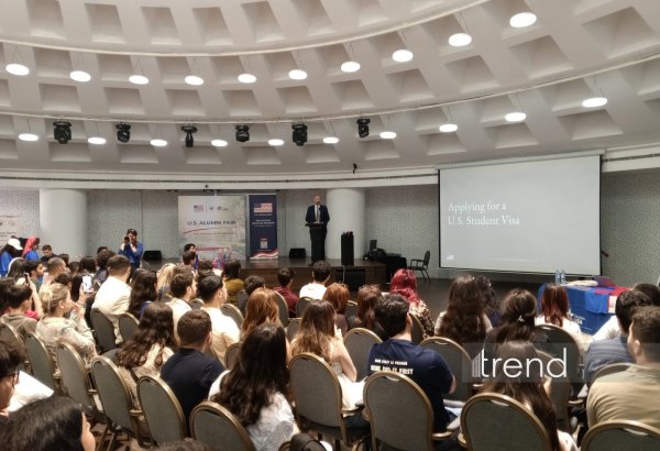 Bakıda ABŞ Məzunları Sərgisi keçirilib (FOTO) (YENİLƏNİB)