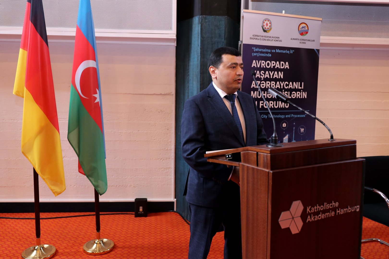 Avropada yaşayan azərbaycanlı mühəndislərin III forumu keçirilib (FOTO)