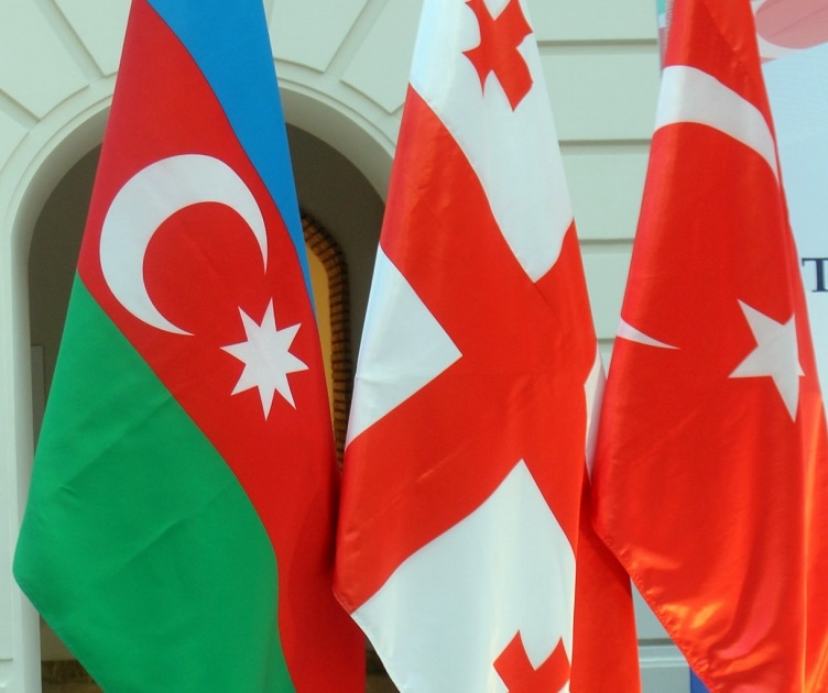 İstanbulda Türkiyə-Azərbaycan-Gürcüstan XİN rəhbərlərinin gö