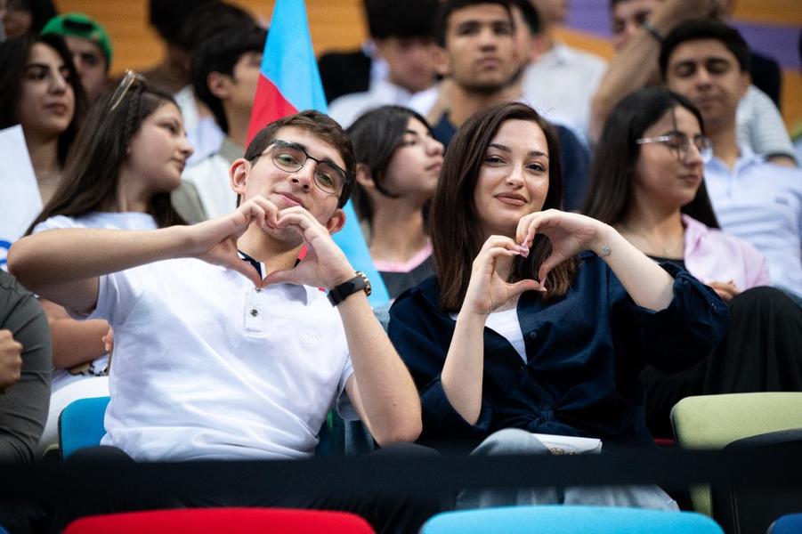 Azərbaycan gimnastları Dünya kubokunda finala yüksəliblər (FOTO)