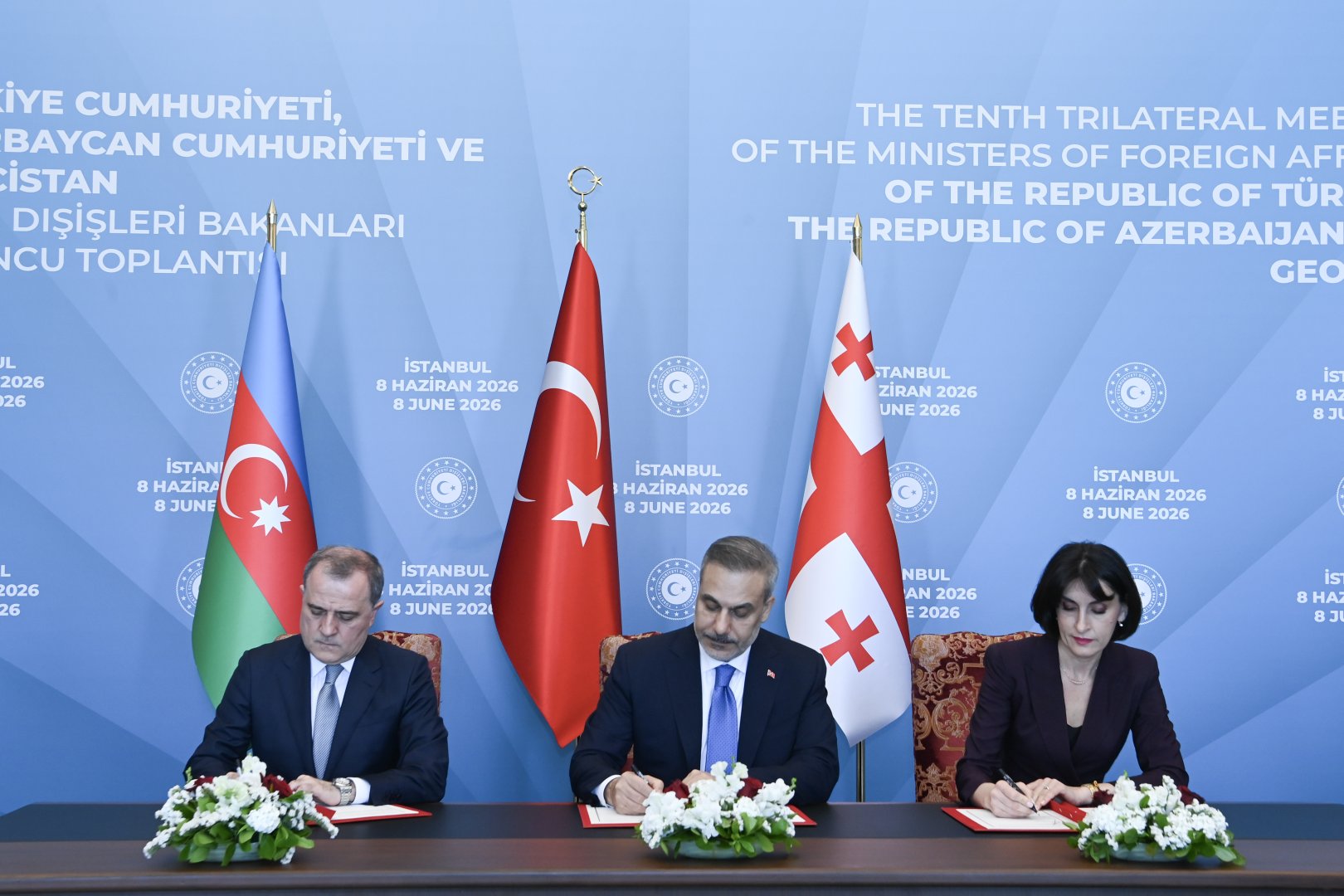 İstanbulda üçtərəfli görüş (FOTO)