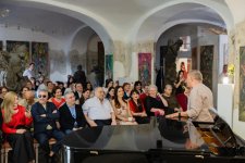 Praqada Xalq artisti Faiq Sücəddinovun yaradıcılıq gecəsi keçirilib (FOTO)