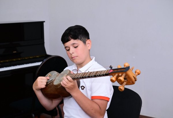 İncəsənət məktəblərində ilk dəfə mərkəzləşdirilimiş buraxılış imtahanı keçirilir (FOTO)