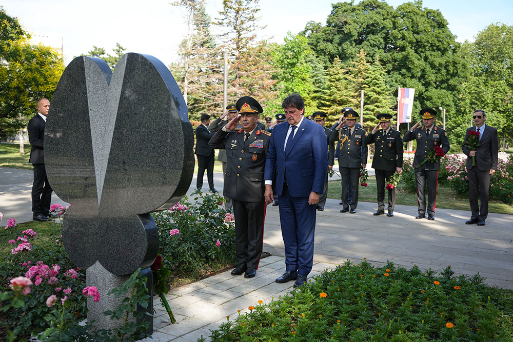 Zakir Həsənov Serbiyada rəsmi səfərdədir (FOTO)