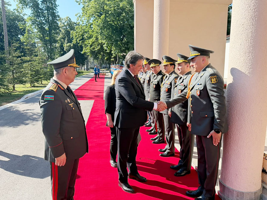 Zakir Həsənov Serbiyada rəsmi səfərdədir (FOTO)