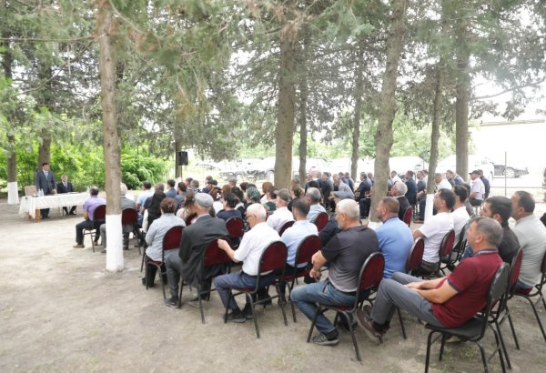 Xaçmaz rayonunda növbəti səyyar qəbul Pirquluoba kəndində keçirilib (FOTO)