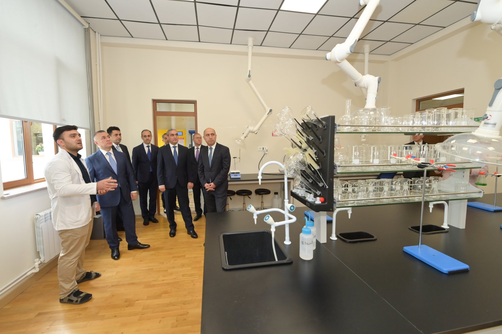 Nazirlər Qarabağ Universitetinin Klinikasında olublar (FOTO)