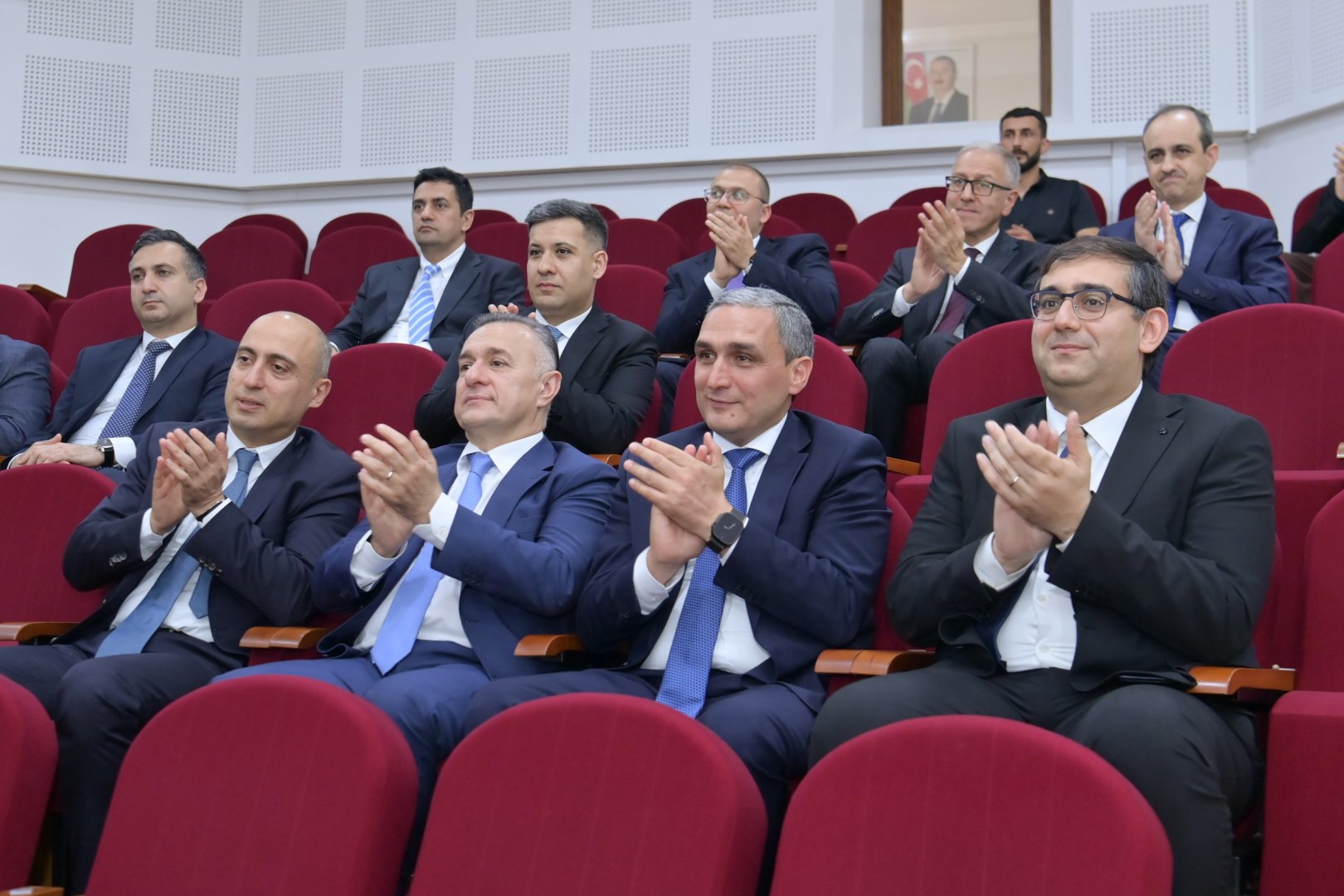 Nazirlər Qarabağ Universitetinin Klinikasında olublar (FOTO)