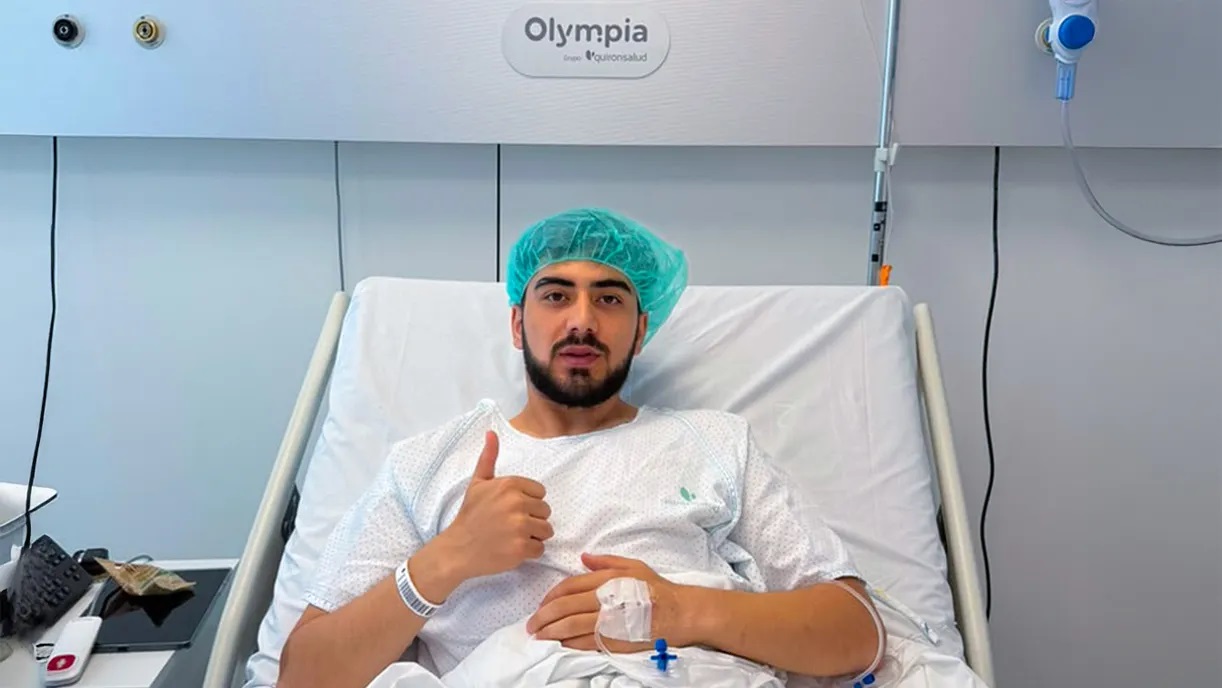 Azərbaycan millisinin futbolçusu əməliyyat edilib (FOTO)