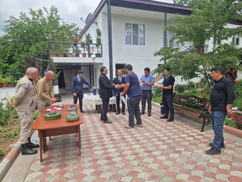 Hadrut və Qırmızı Bazarda daha 12 ailəyə evlərinin açarları təqdim olunub (FOTO)