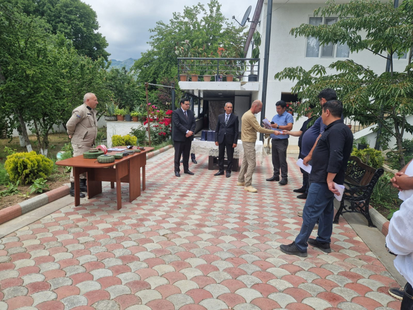 Hadrut və Qırmızı Bazarda daha 12 ailəyə evlərinin açarları təqdim olunub (FOTO)