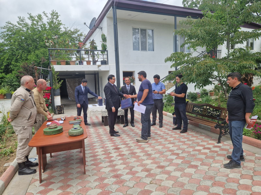Hadrut və Qırmızı Bazarda daha 12 ailəyə evlərinin açarları təqdim olunub (FOTO)