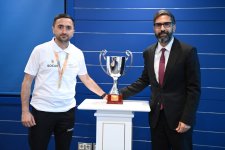 Rövşən Nəcəf SOCAR-ın minifutbol komandası ilə görüşüb