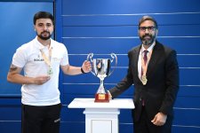 Rövşən Nəcəf SOCAR-ın minifutbol komandası ilə görüşüb