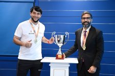 Rövşən Nəcəf SOCAR-ın minifutbol komandası ilə görüşüb