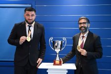 Rövşən Nəcəf SOCAR-ın minifutbol komandası ilə görüşüb