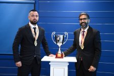 Rövşən Nəcəf SOCAR-ın minifutbol komandası ilə görüşüb
