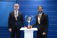 Rövşən Nəcəf SOCAR-ın minifutbol komandası ilə görüşüb
