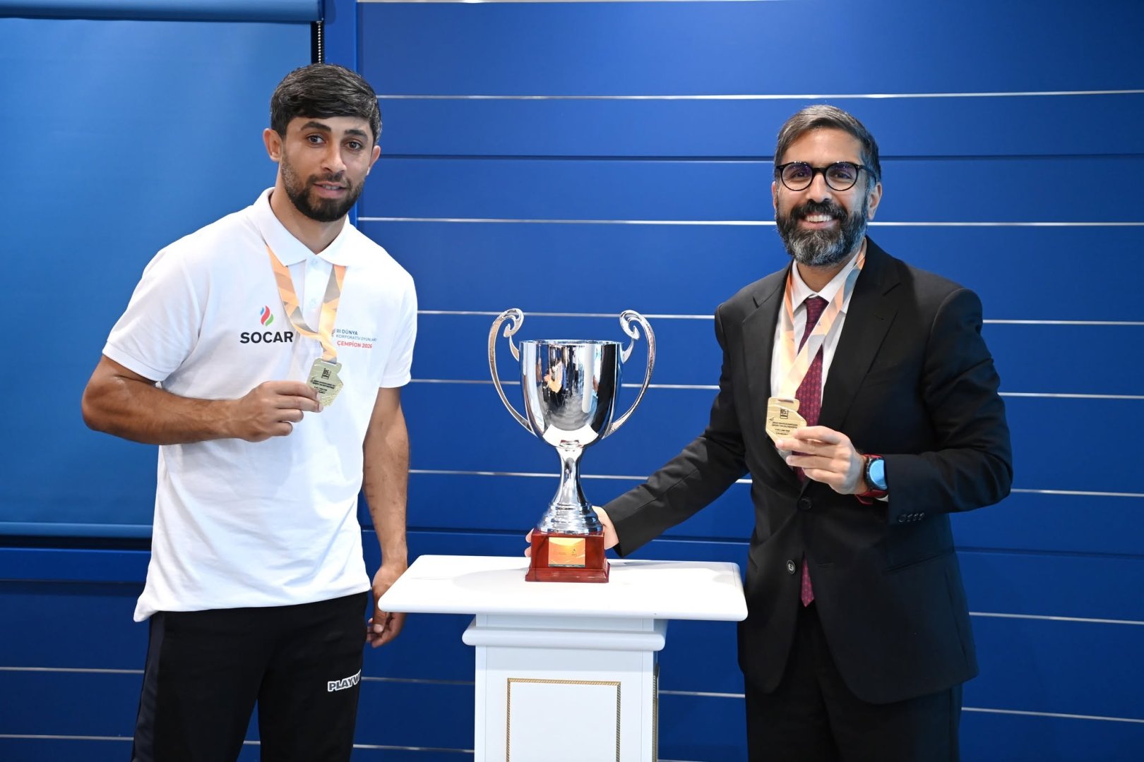 Rövşən Nəcəf SOCAR-ın minifutbol komandası ilə görüşüb