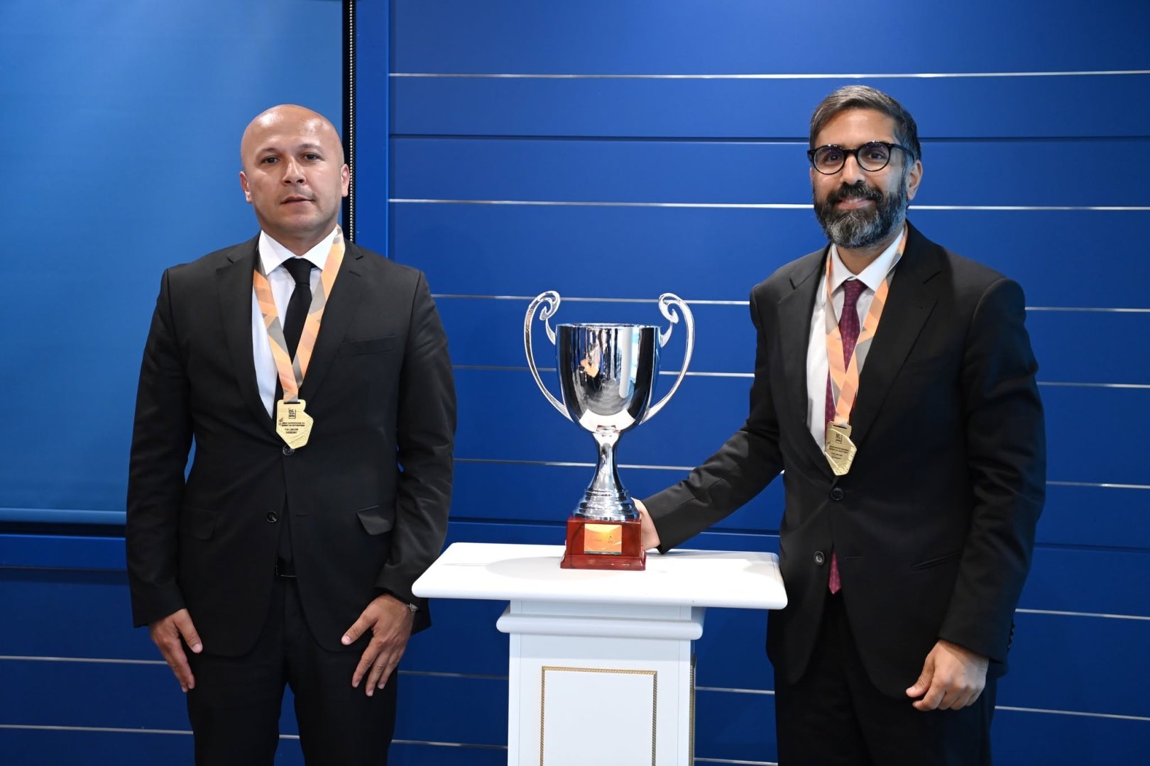 Rövşən Nəcəf SOCAR-ın minifutbol komandası ilə görüşüb