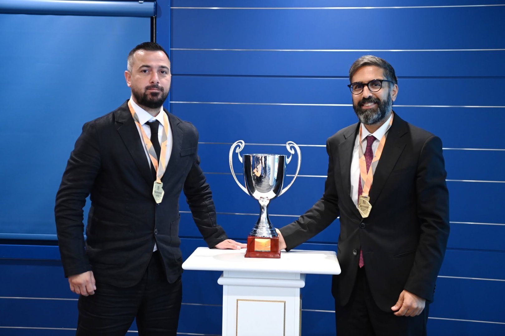Rövşən Nəcəf SOCAR-ın minifutbol komandası ilə görüşüb