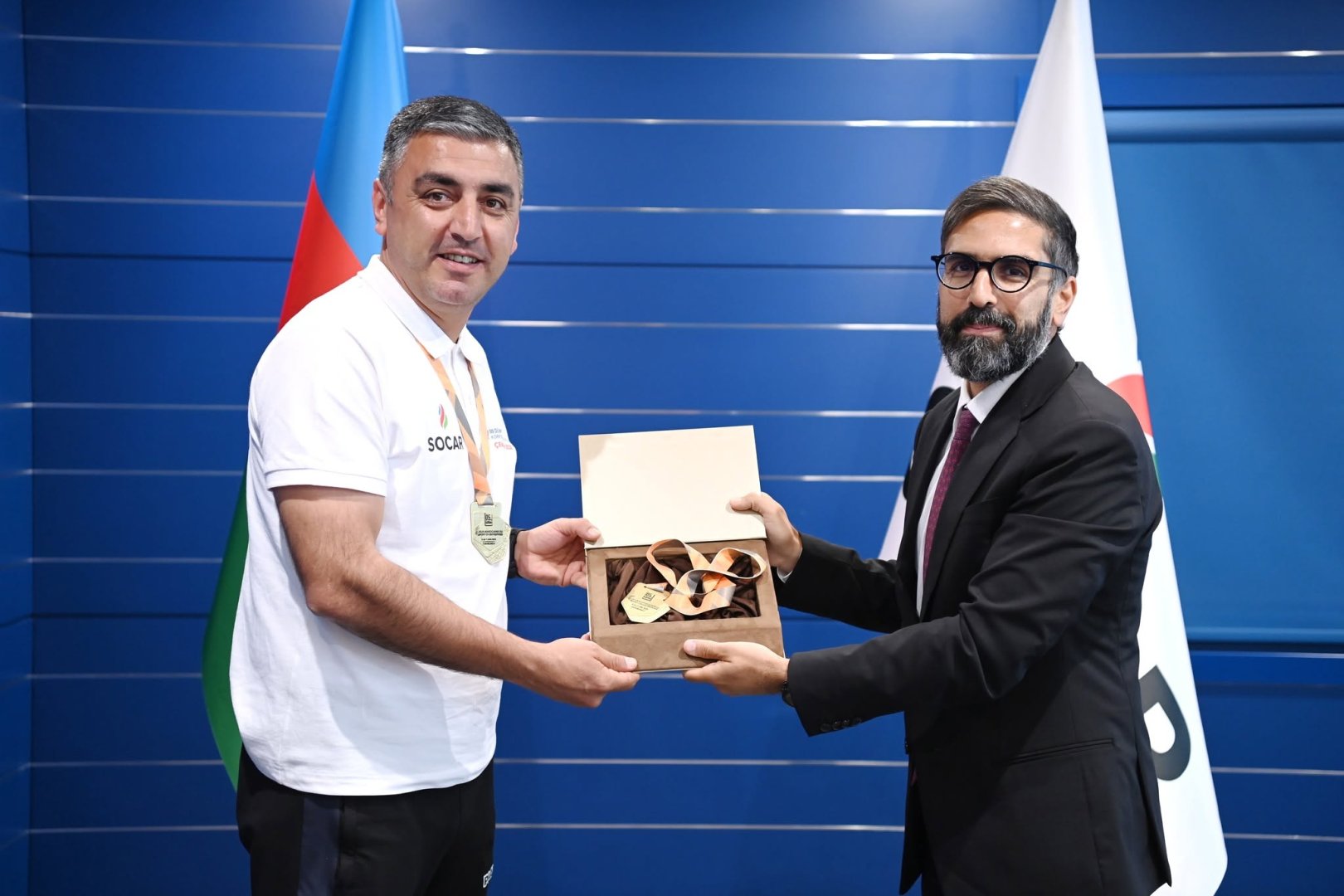 Rövşən Nəcəf SOCAR-ın minifutbol komandası ilə görüşüb